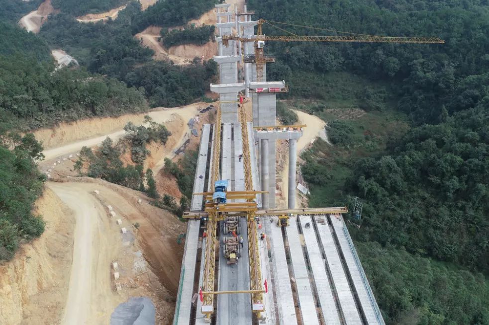 吉廣高速建設(shè)新動態(tài)，科技驅(qū)動重塑出行體驗新篇章