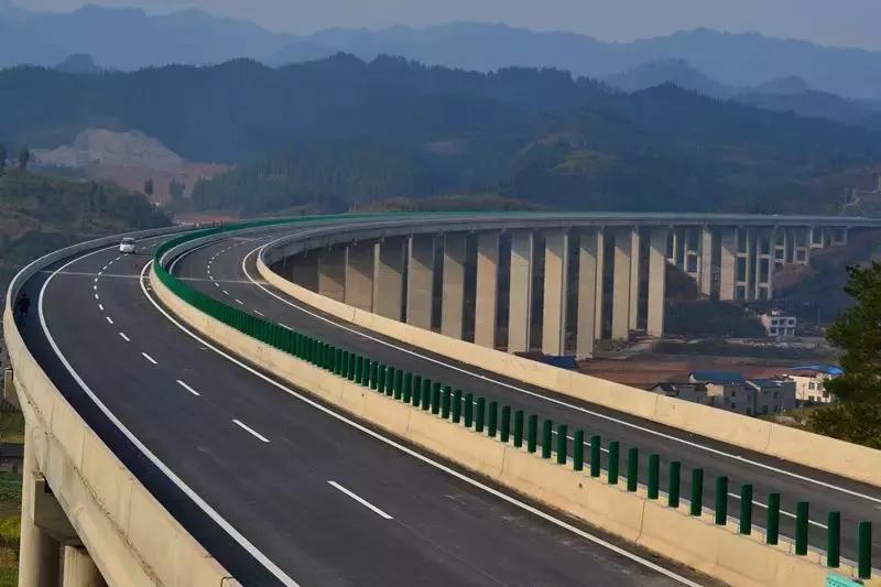 石阡鐵路規(guī)劃最新動態(tài)，小巷中的意外發(fā)現(xiàn)