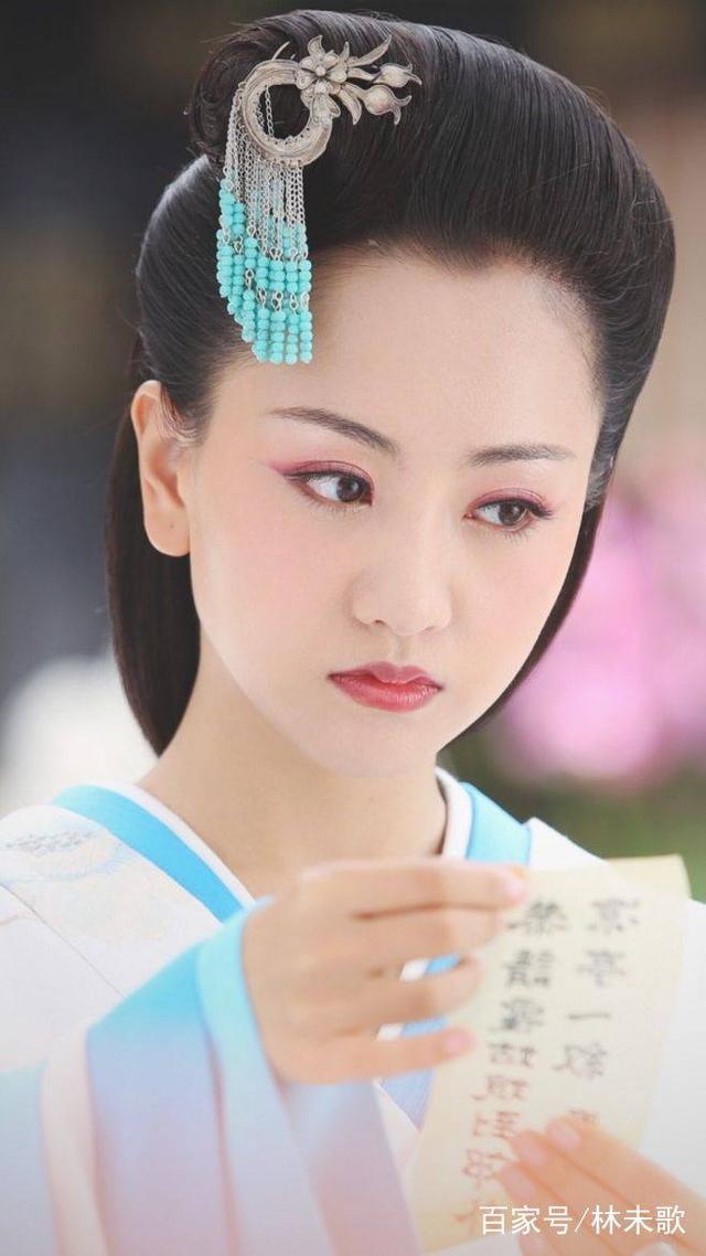 楊蓉古裝劇新作，巷弄深處的魅力之旅與隱藏小店的奇妙探險(xiǎn)